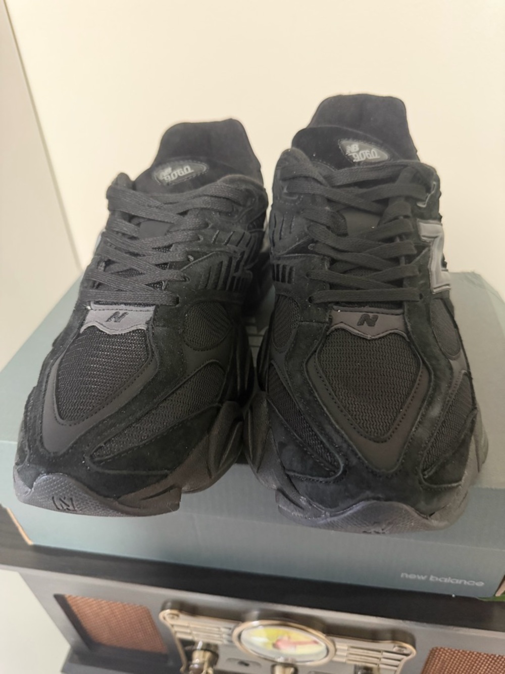 New Balance Black Chunky Lace-Up Sneakers unisex size
